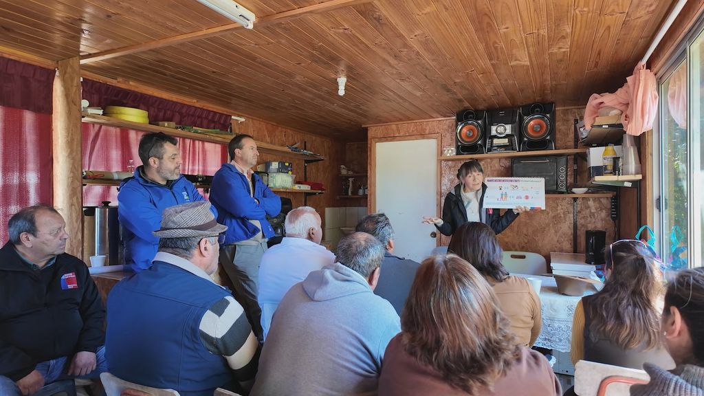 Vecinos de Mostazal participan en jornada de prevención de enfermedades zoonóticas Vecinos de Mostazal participan en jornada de prevención de enfermedades zoonóticas