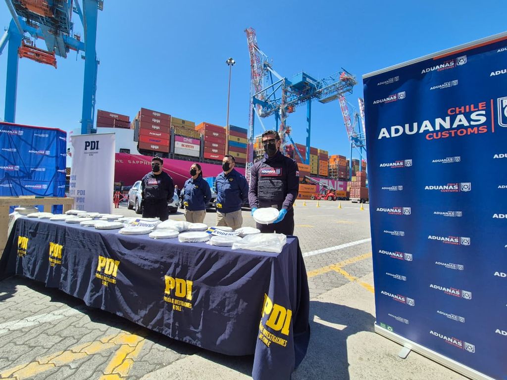Valparaíso: desarticulan red internacional de narcotráfico en la “Operación Cisne Negro” Valparaíso: desarticulan red internacional de narcotráfico en la “Operación Cisne Negro”