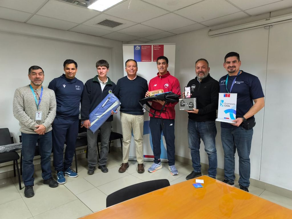 Jóvenes deportistas de Valparaíso reciben equipamiento deportivo gracias al programa Promesas Chile 2025 Jóvenes deportistas de Valparaíso reciben equipamiento deportivo gracias al programa Promesas Chile 2025