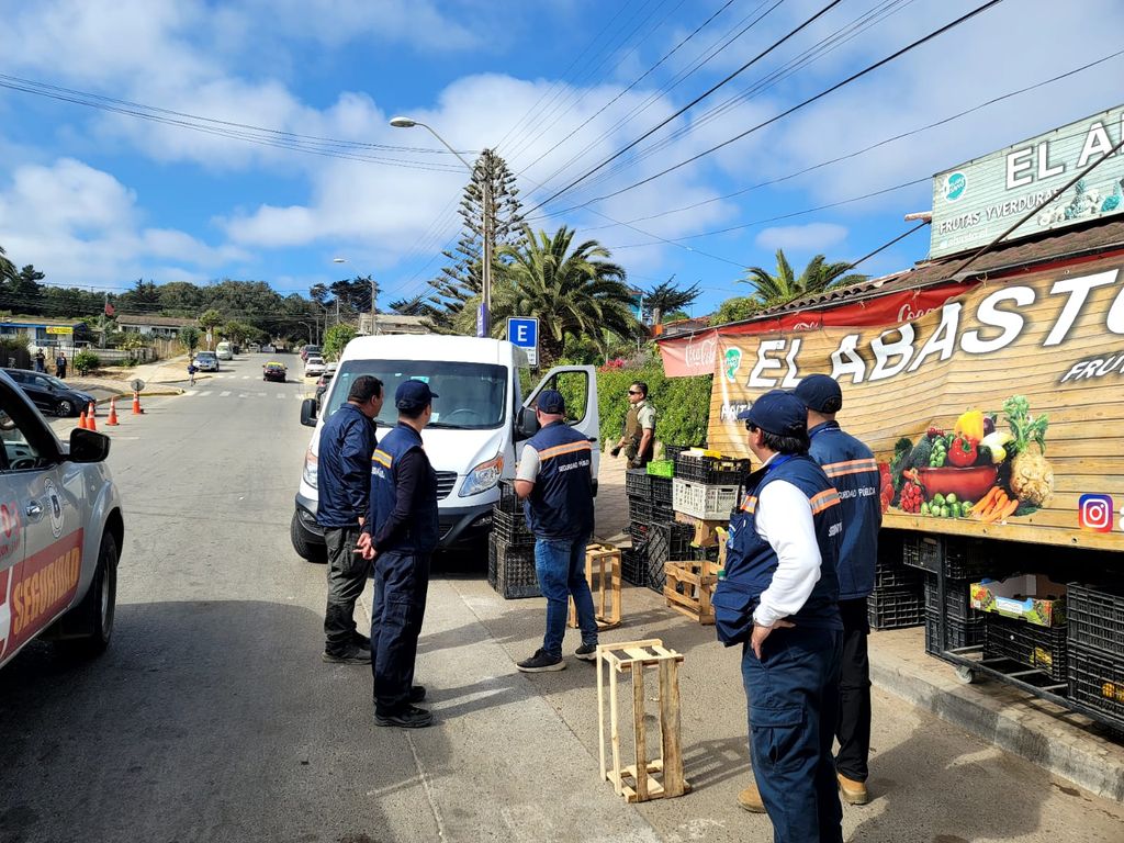 Falsos Inspectores de Salud fueron desenmascarados en El Tabo Falsos Inspectores de Salud fueron desenmascarados en El Tabo