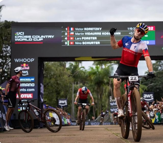 Vidaurre checa Vidaurre checa