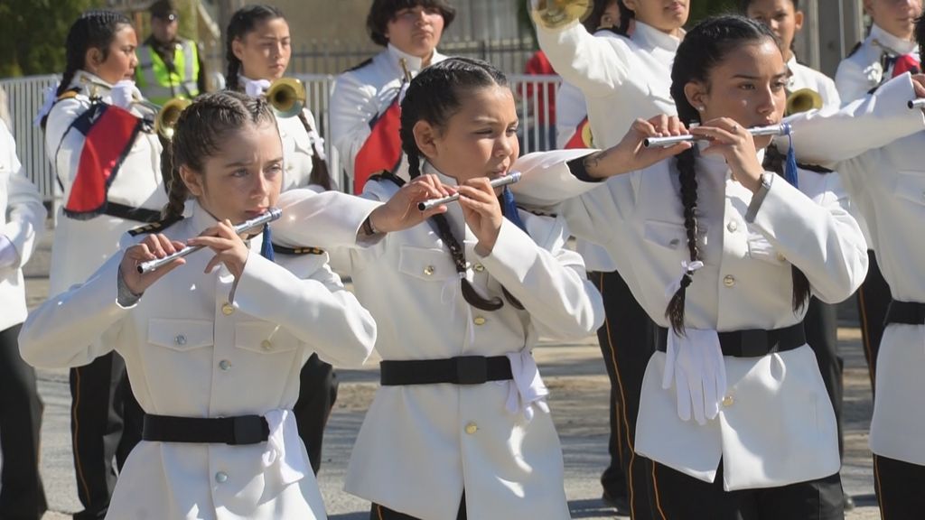 Desfile en Algarrobo Rinde Homenaje a las Glorias Navales Desfile en Algarrobo Rinde Homenaje a las Glorias Navales