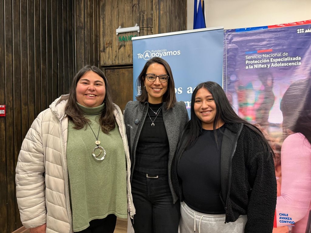 Nueve jóvenes de residencias del Servicio de Protección de Valparaíso reciben computadores y tablets para impulsar sus estudios Nueve jóvenes de residencias del Servicio de Protección de Valparaíso reciben computadores y tablets para impulsar sus estudios