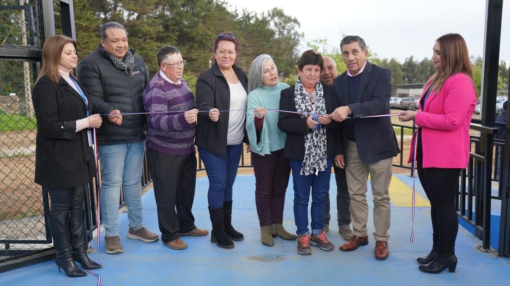 VECINOS DE EL TABO CELEBRAN REINAUGURACIÓN DE MULTICANCHA FERMIN GARCIA VECINOS DE EL TABO CELEBRAN REINAUGURACIÓN DE MULTICANCHA FERMIN GARCIA