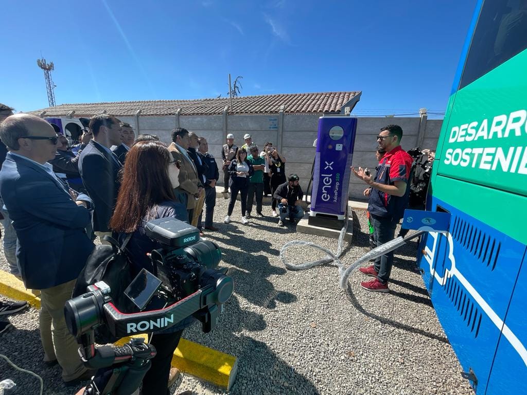 Bus y cargador Bus y cargador