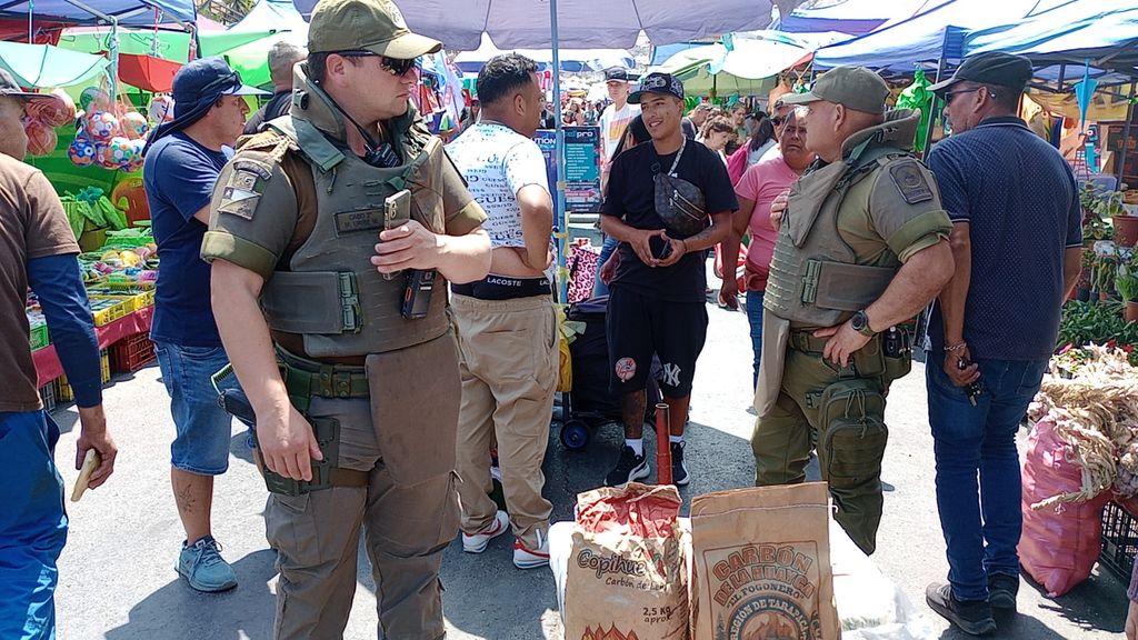 Carabineros feria de las pulgas