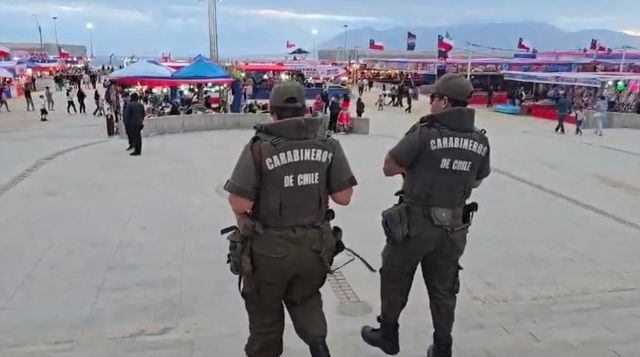 Carabineros en fondas Carabineros en fondas