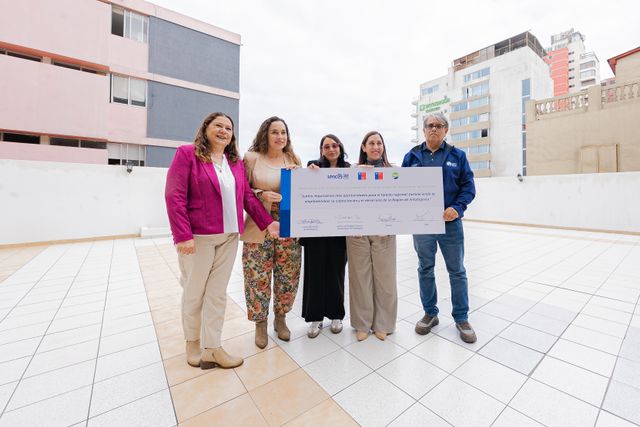 042 Fotografía – Firma de Compromisopor El Empleo y El Desarrollo de Capacidades de la Región de Antofagasta – SQM