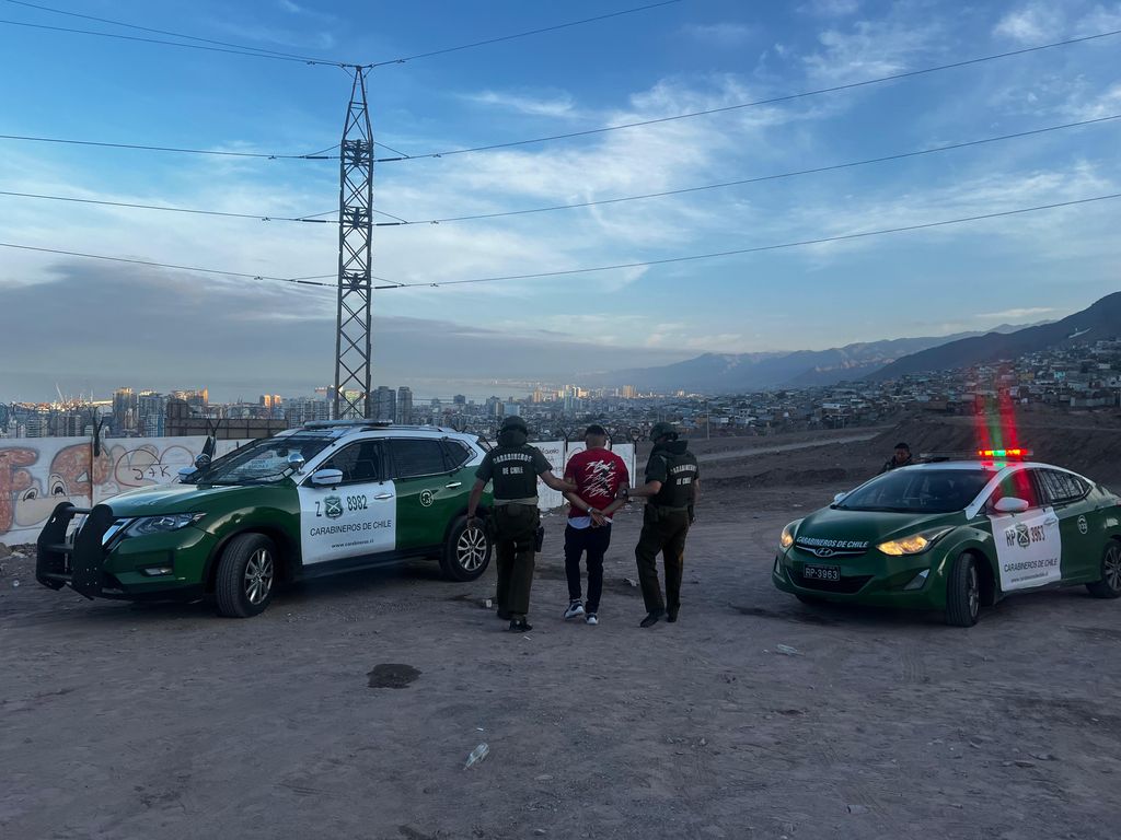 Detenido por portar arma Detenido por portar arma