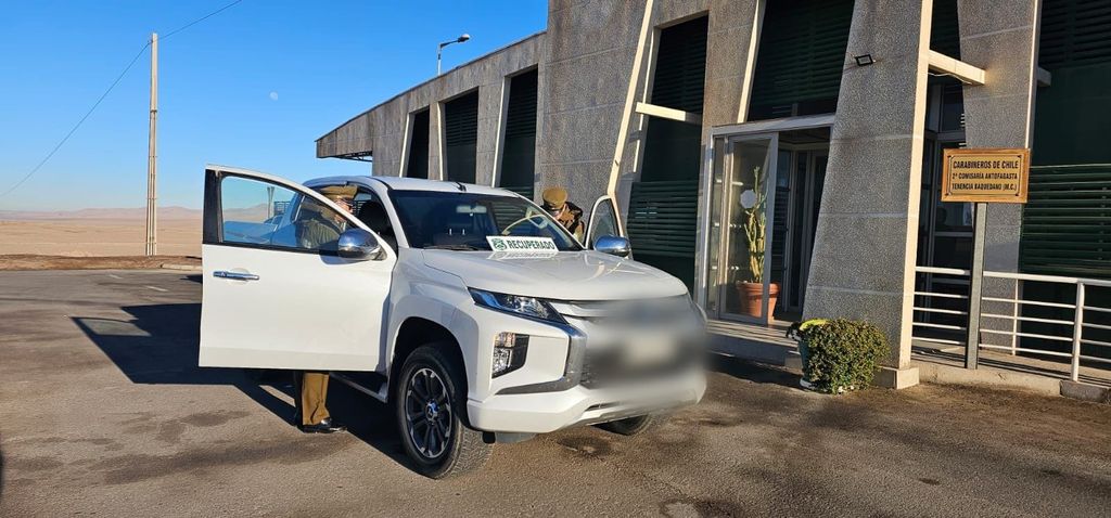 CAMIONETA ROBADA EN BAQUEDANO CAMIONETA ROBADA EN BAQUEDANO