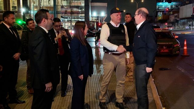 Ministro en el centro de antofagasta Ministro en el centro de antofagasta
