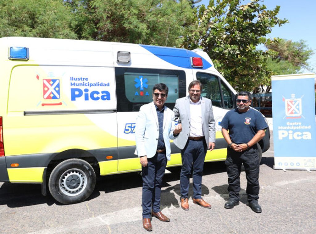 Teck-entrego-ambulancia-02-697x516 Teck-entrego-ambulancia-02-697x516