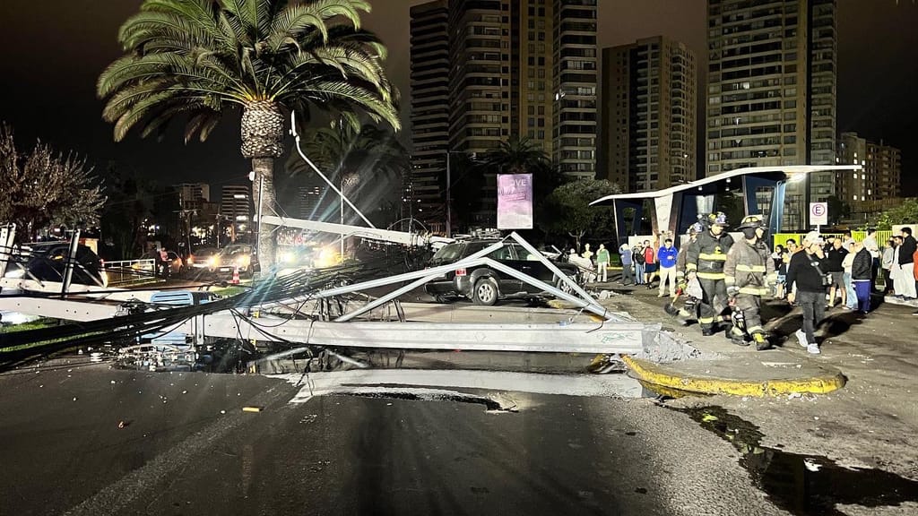 Accidente en Avenida Arturo Prat, Iquique Accidente en Avenida Arturo Prat, Iquique
