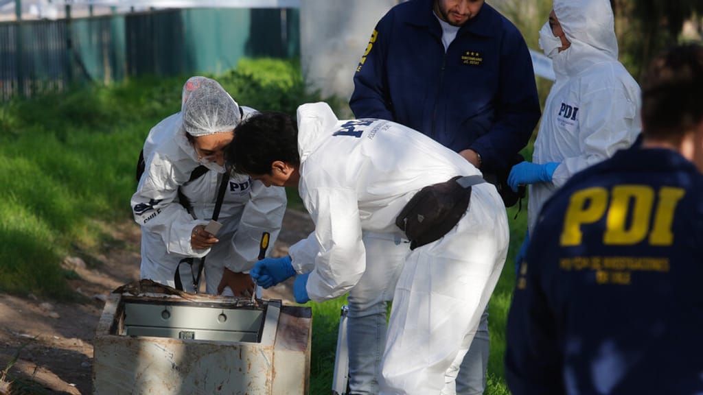 Caja fuerte encontrada en Renca Caja fuerte encontrada en Renca