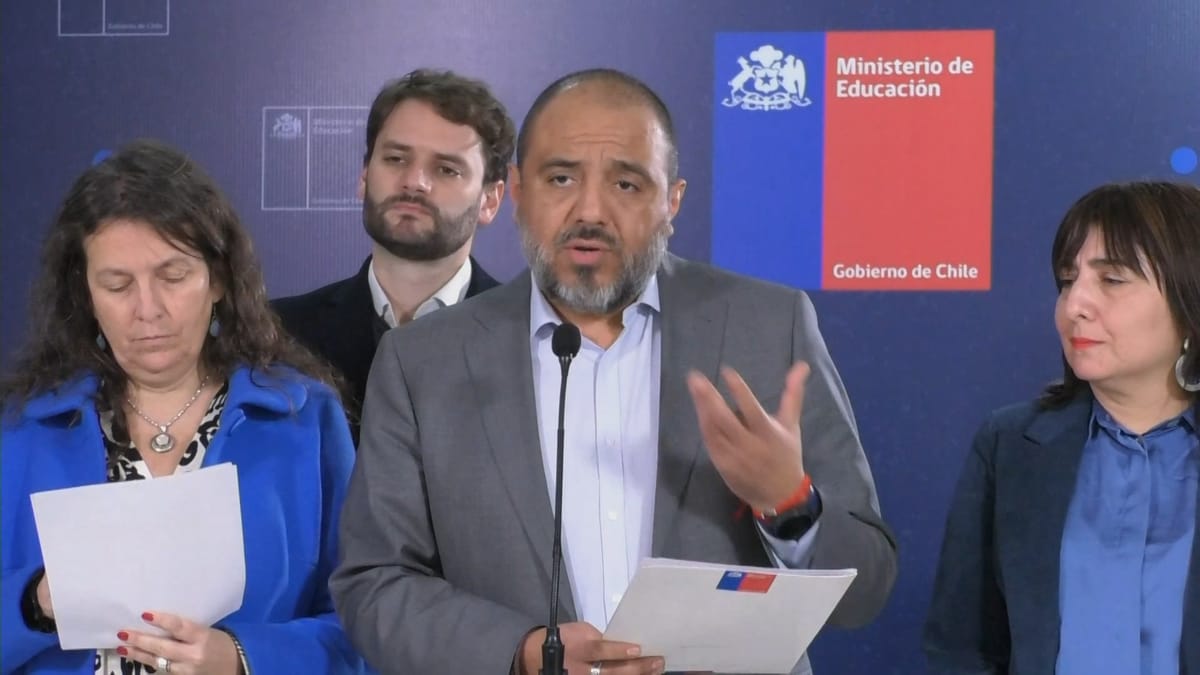 Ministro de Educación, Marco Antonio Ávila. Ministro de Educación, Marco Antonio Ávila.