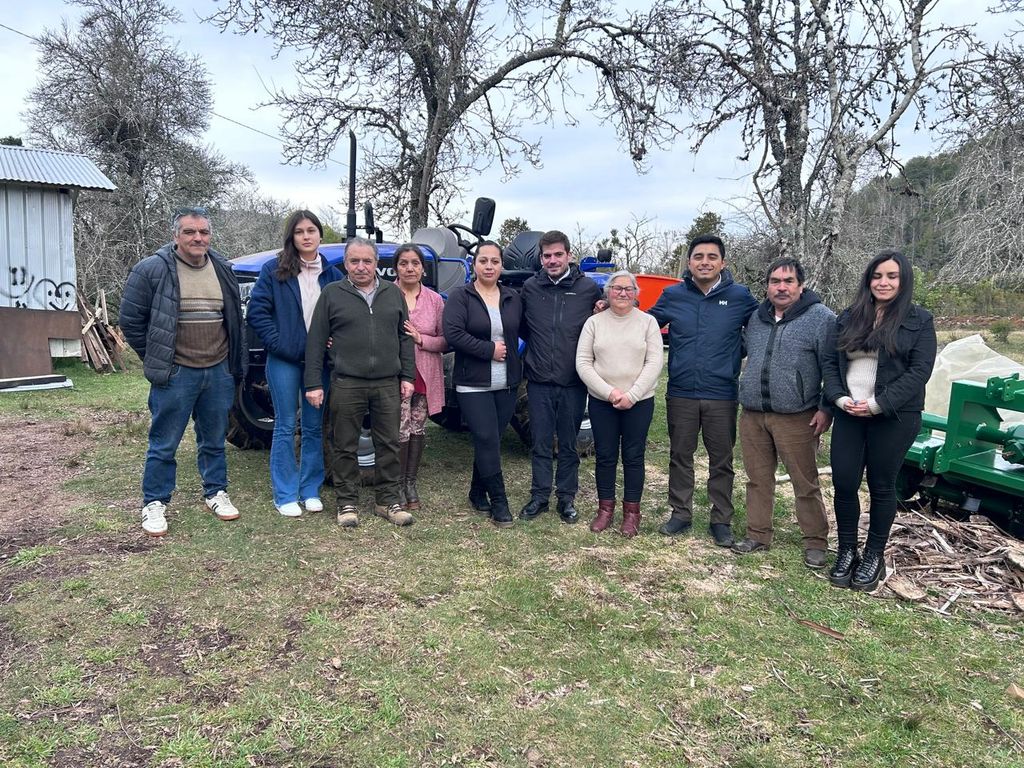 foto entrega maquinaria conadi foto entrega maquinaria conadi