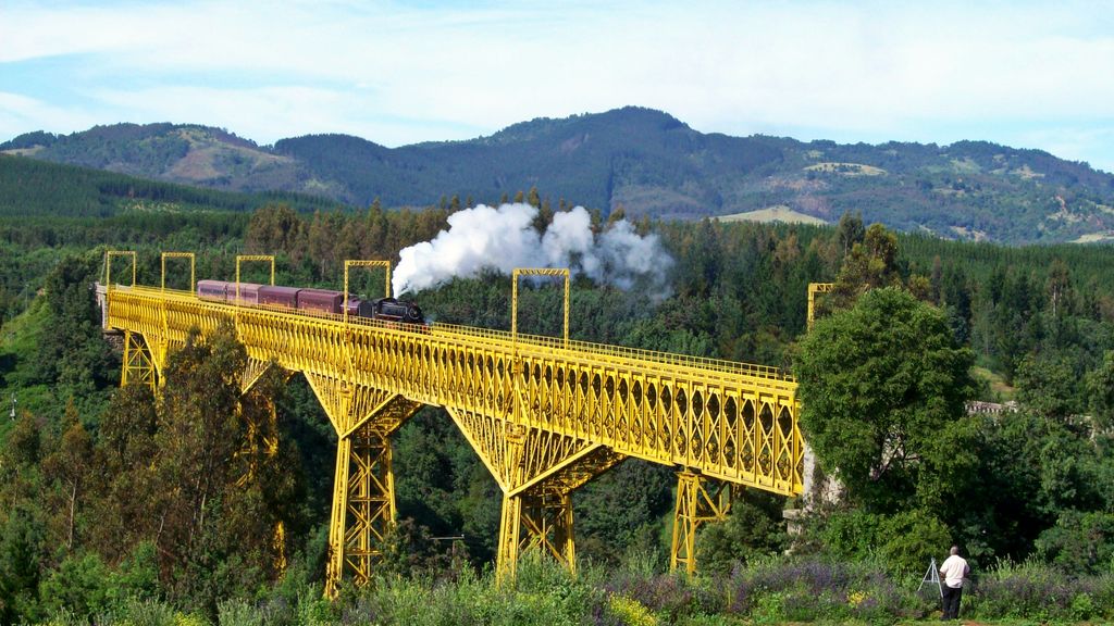 El_intenso_vapor_del_sur,_Viaducto_del_Malleco El_intenso_vapor_del_sur,_Viaducto_del_Malleco