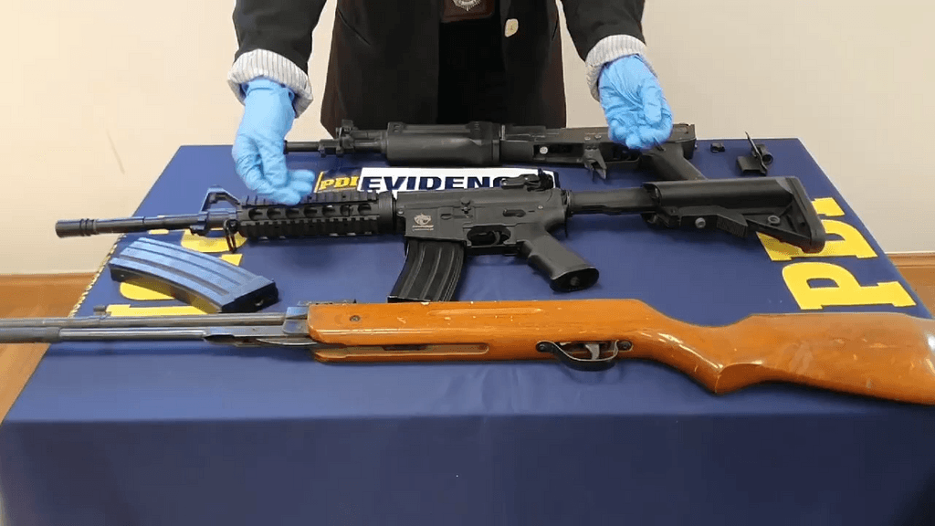 robo y armas robo y armas