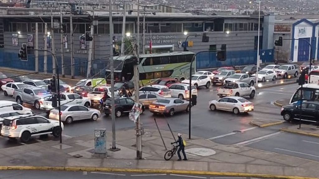 Semáforos apagados Av. Pedro Aguirre Cerda con Nicolás Tirado Semáforos apagados Av. Pedro Aguirre Cerda con Nicolás Tirado