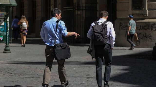 Desempleo aumenta Desempleo aumenta