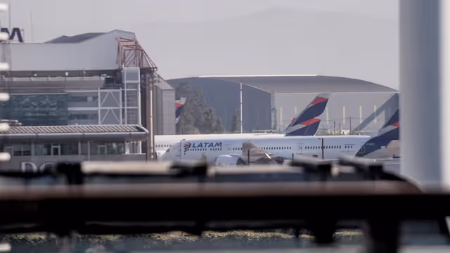 aeropuerto aeropuerto