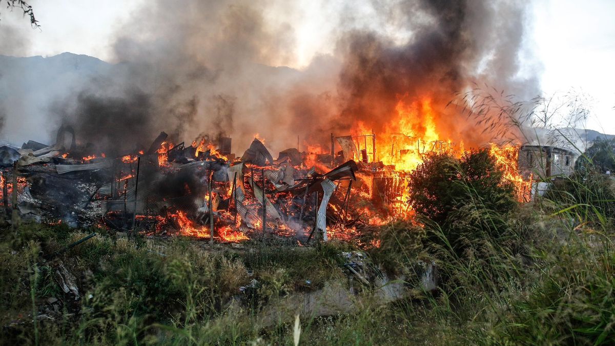 Investigan posible ataque con bomba molotov en Campamento Dignidad