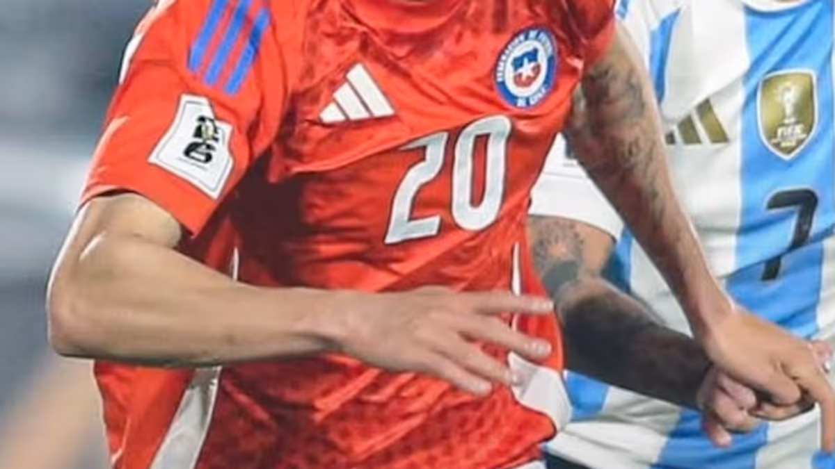 Filtran imágenes del nuevo modelo de camiseta de Chile Filtran imágenes del nuevo modelo de camiseta de Chile