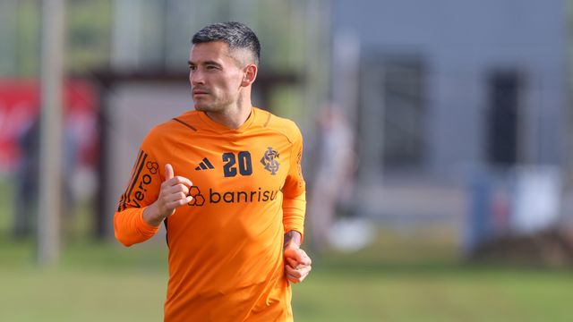 Charles Aránguiz Charles Aránguiz