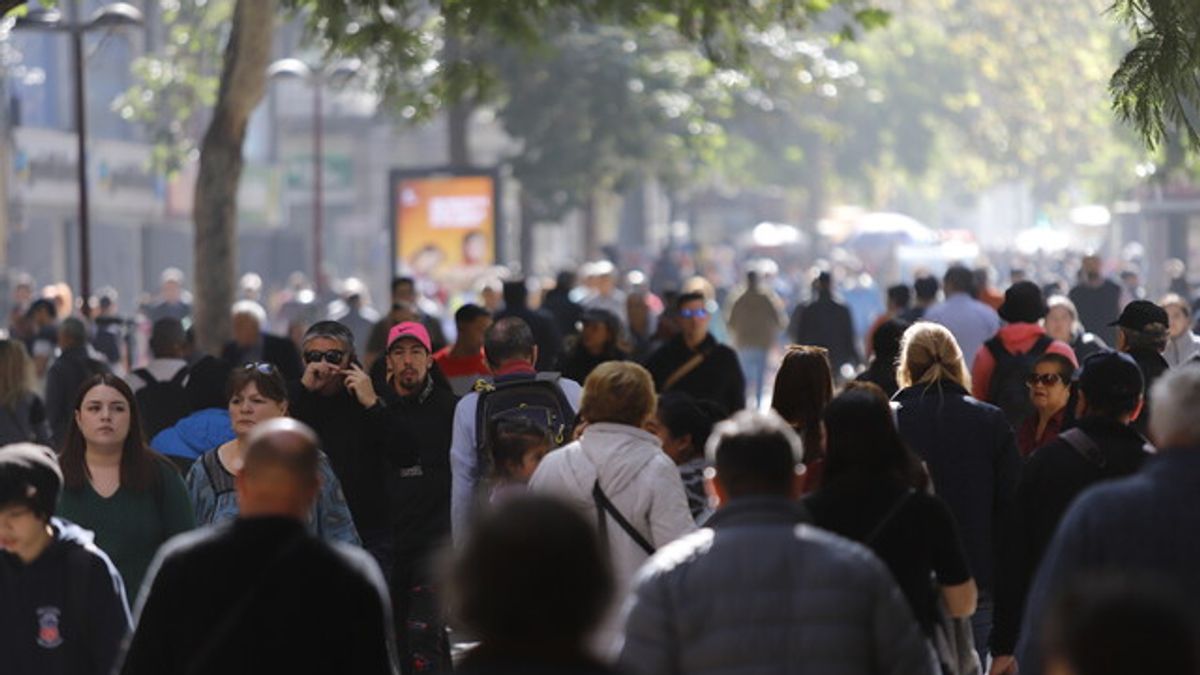 Empleo informal aumenta en Chile, especialmente entre mujeres