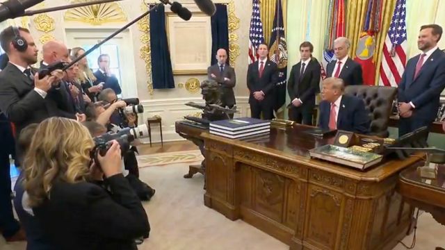 Feinberg-Trump-Oval-Office