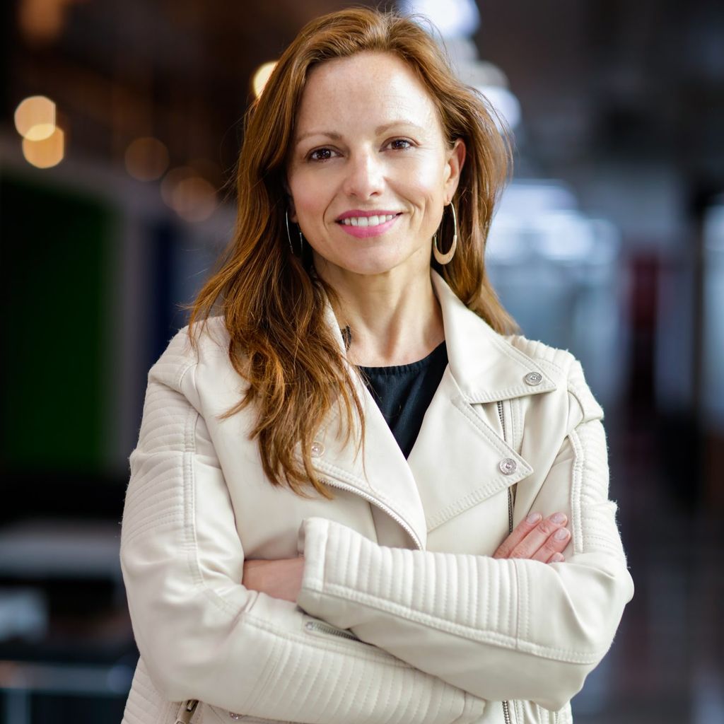 Andrea-Mira-2-1333x2000 (1) Andrea-Mira-2-1333x2000 (1)