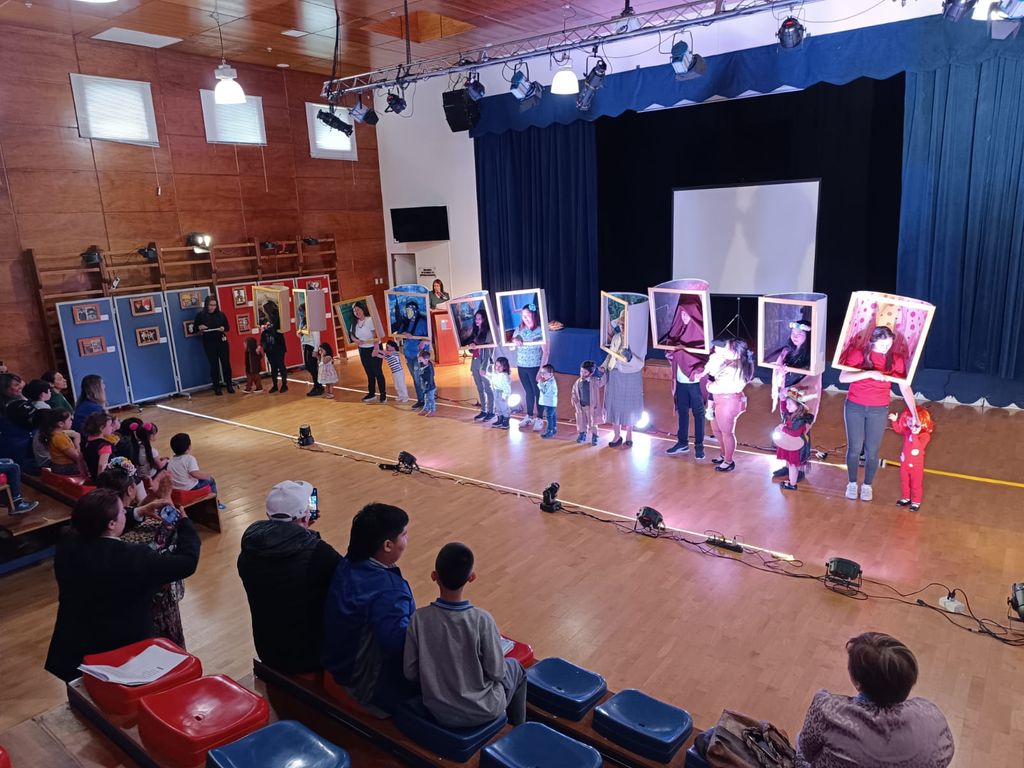 Desfile de galería de arte vivo (6) Desfile de galería de arte vivo (6)