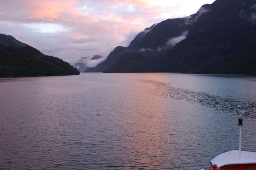 fiordo-de-las-montañas fiordo-de-las-montañas