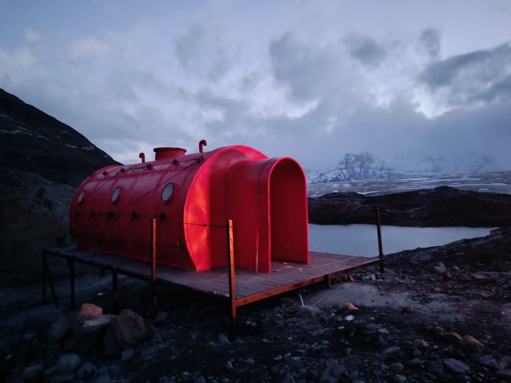 Refugio glaciar Tyndall_Campos de Hielo Sur_Magallanesx Refugio glaciar Tyndall_Campos de Hielo Sur_Magallanesx