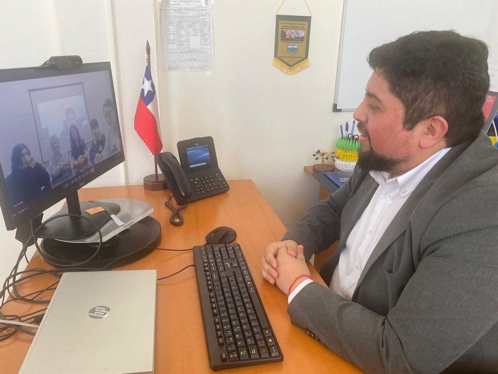 Booktubers Saludo a estudiantes del Liceo Politécnico Luis Cruz Martínez Booktubers Saludo a estudiantes del Liceo Politécnico Luis Cruz Martínez