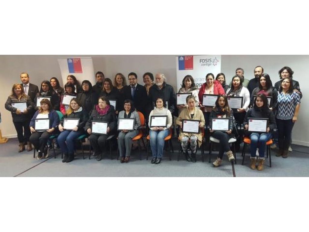 CUMPLEN EL SUEÑO DE EMPRENDER A TRAVÉS DE INICIATIVA DEL FOSIS CUMPLEN EL SUEÑO DE EMPRENDER A TRAVÉS DE INICIATIVA DEL FOSIS