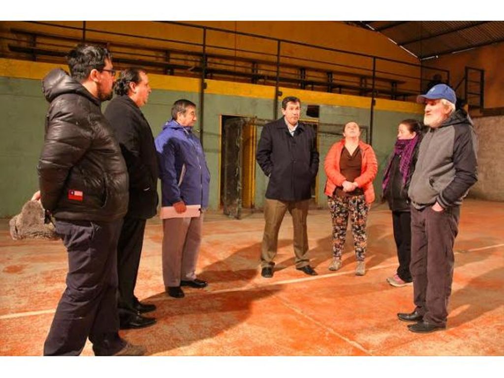 ALCALDE Y FUNCIONARIOS INSPECCIONARON INSTALACIONES DEL CLUB DEPORTIVO ARCO IRIS ALCALDE Y FUNCIONARIOS INSPECCIONARON INSTALACIONES DEL CLUB DEPORTIVO ARCO IRIS