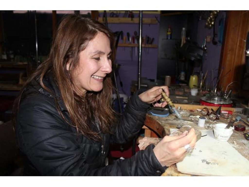 MAGALLÁNICA ENTRE ARTESANOS CHILENOS CON RECONOCIMIENTO DE EXCELENCIA INTERNACIONAL MAGALLÁNICA ENTRE ARTESANOS CHILENOS CON RECONOCIMIENTO DE EXCELENCIA INTERNACIONAL