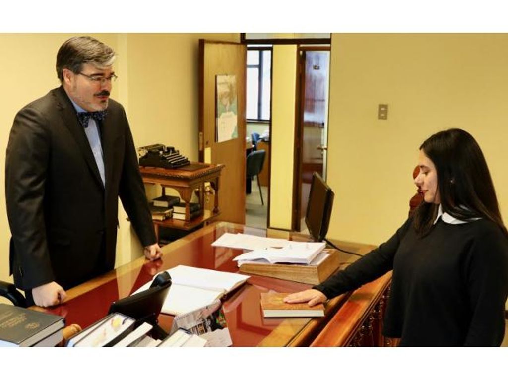 PRESTA JURAMENTO NUEVA SECRETARIA TITULAR DEL PRIMER JUZGADO DE LETRAS DE PUNTA ARENAS PRESTA JURAMENTO NUEVA SECRETARIA TITULAR DEL PRIMER JUZGADO DE LETRAS DE PUNTA ARENAS