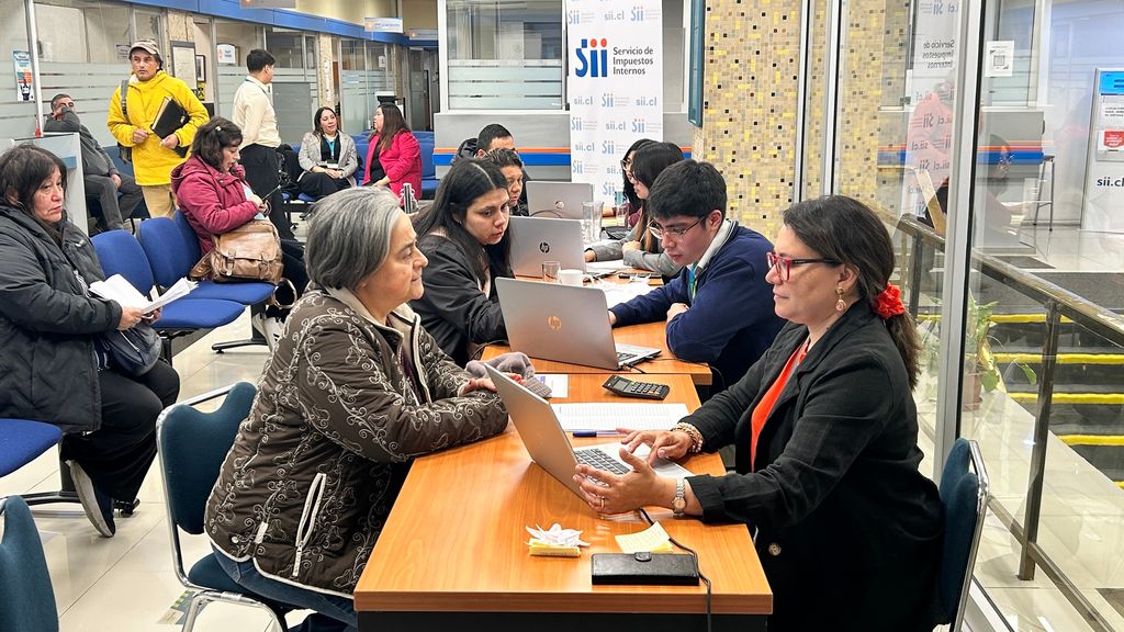 estudiantes contador auditor Operacion Renta (3) estudiantes contador auditor Operacion Renta (3)