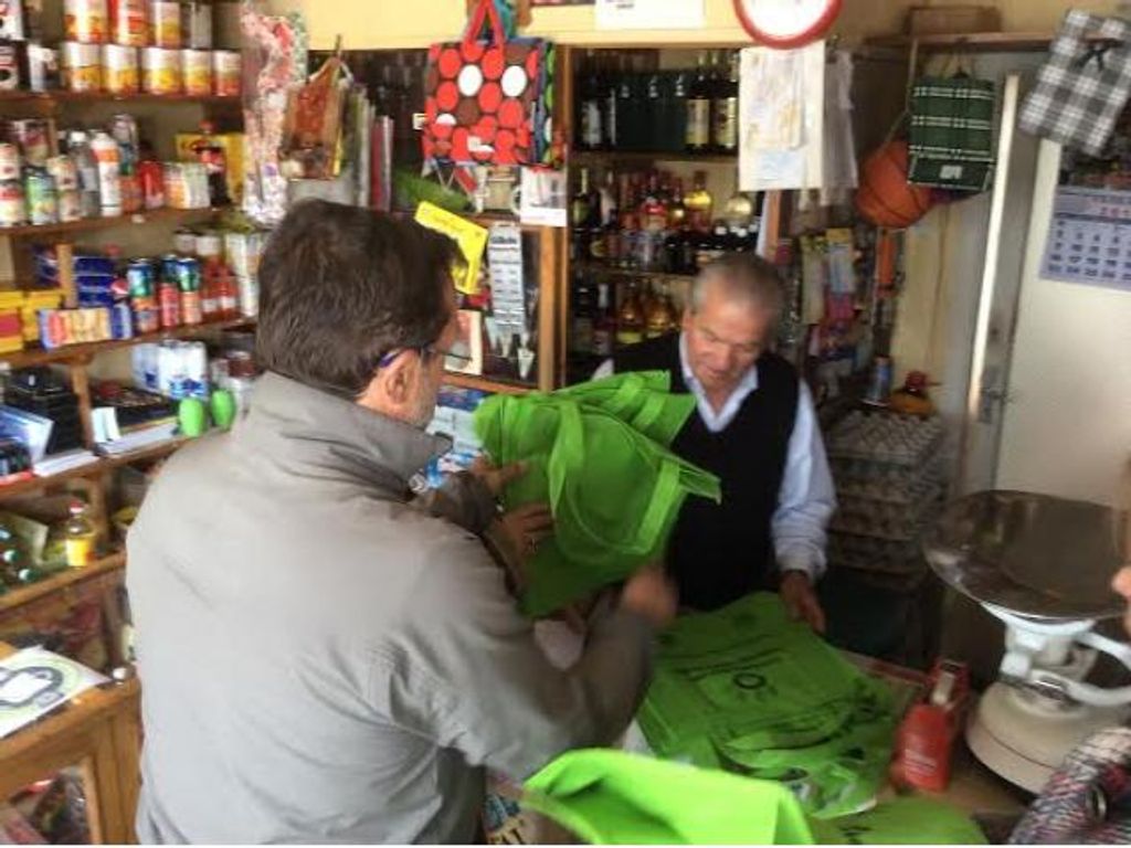 MUNICIPALIDAD VALORA ESFUERZO DEL COMERCIO Y LA COMUNIDAD POR DISMINUIR USO DE BOLSAS PLÁSTICAS EN PUNTA ARENAS MUNICIPALIDAD VALORA ESFUERZO DEL COMERCIO Y LA COMUNIDAD POR DISMINUIR USO DE BOLSAS PLÁSTICAS EN PUNTA ARENAS