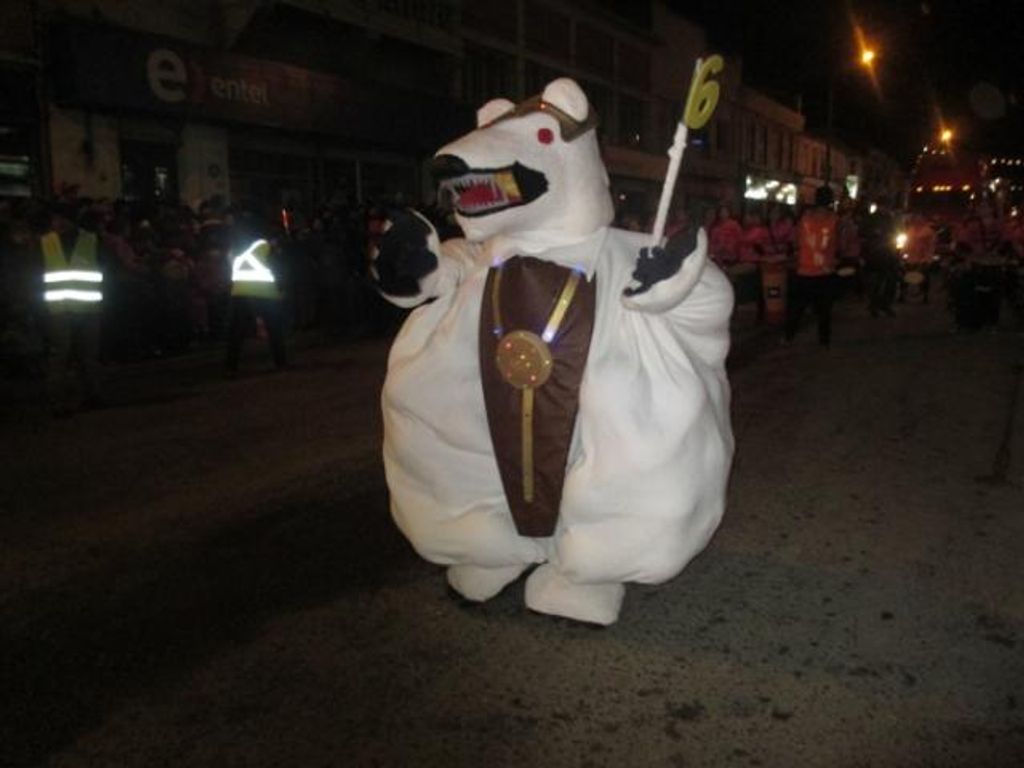 PARTICIPANTE EN DISFRAZ INDIVIDUAL PARTICIPANTE EN DISFRAZ INDIVIDUAL