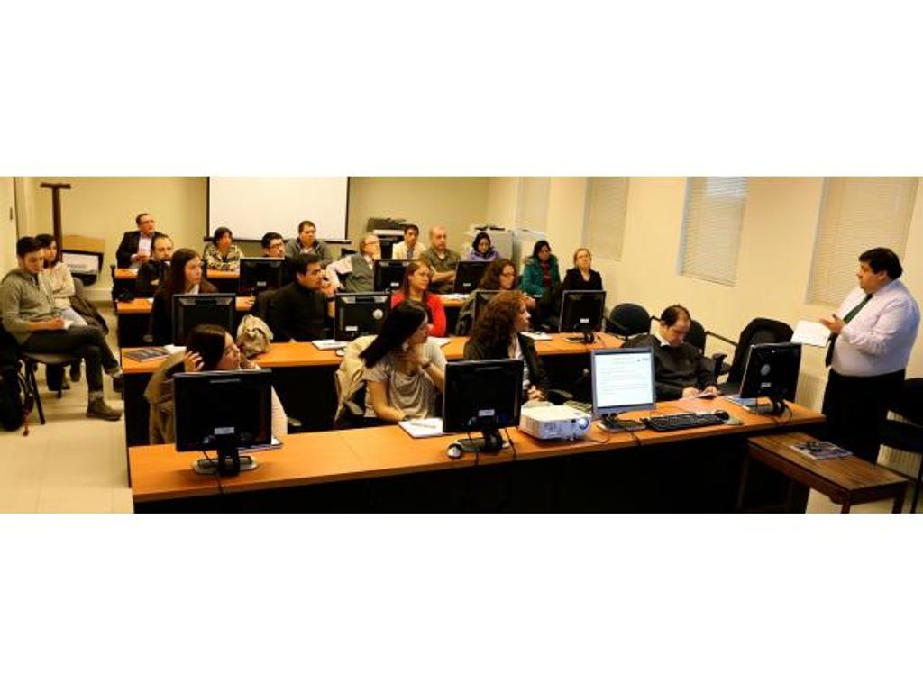 MAGISTRADOS DEL JUZGADO DE GARANTÍA DE PUNTA ARENAS DICTAN TALLER SOBRE PROCESOS JUDICIALES A PROFESIONALES DE MEDIOS DE COMUNICACIÓN MAGISTRADOS DEL JUZGADO DE GARANTÍA DE PUNTA ARENAS DICTAN TALLER SOBRE PROCESOS JUDICIALES A PROFESIONALES DE MEDIOS DE COMUNICACIÓN