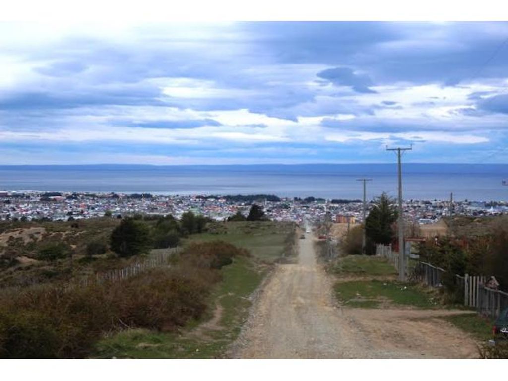 ALCALDE DE PUNTA ARENAS Y VECINOS DE PROLONGACIÓN GENERAL DEL CANTO CONSTATARON CONDICIONES DE ACCESO AL SECTOR PERIURBANO