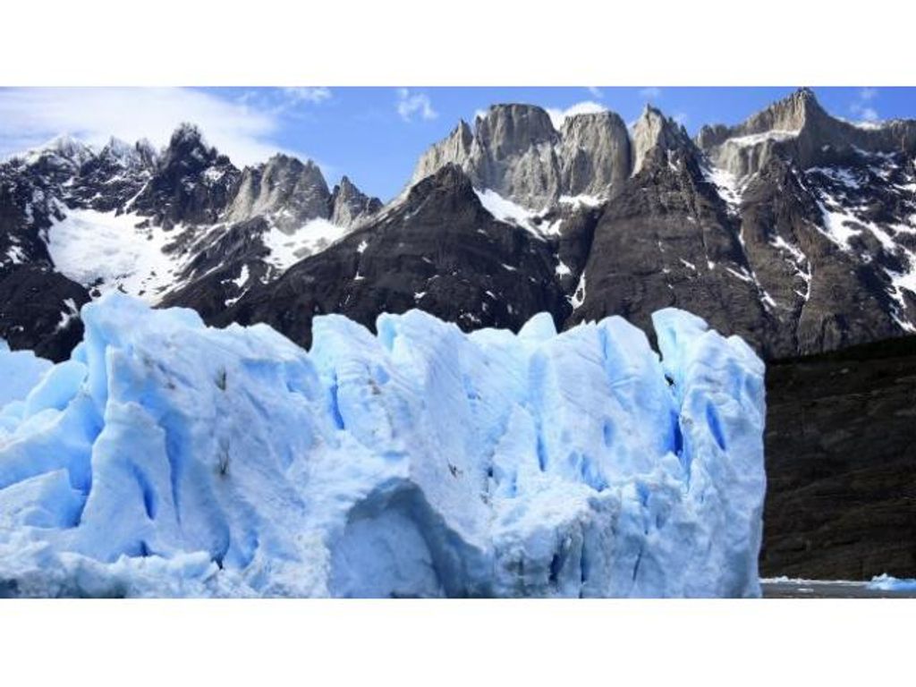 CIENTÍFICOS CHILENOS SE PREPARAN EN EL GREY PARA UNA EXPEDICIÓN A LA ANTÁRTIDA PROFUNDA