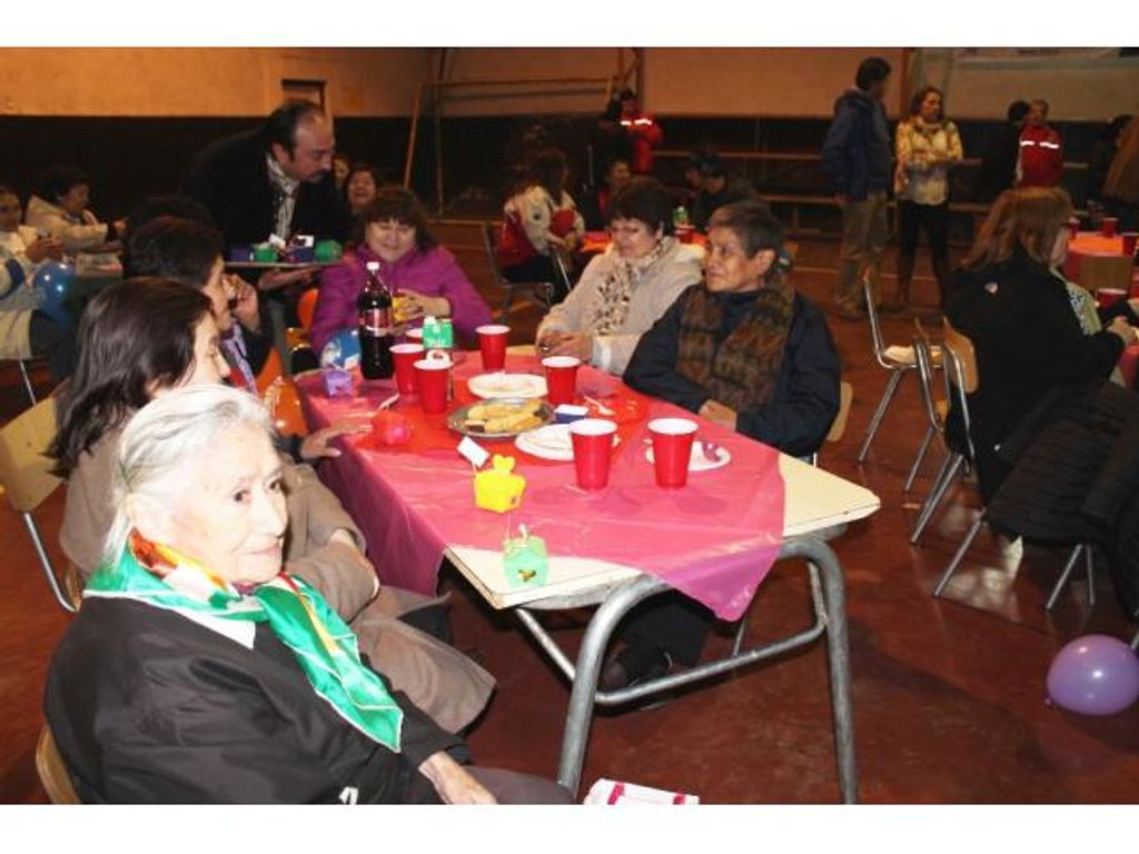 CONSEJO VECINAL DE DESARROLLO DE SANTOS MARDONES 0CELEBRÓ A LAS MADRES DEL BARRIO