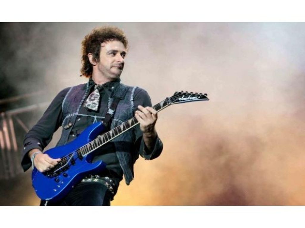 EL MUNDO ARTÍSTICO LLORA A GUSTAVO CERATI