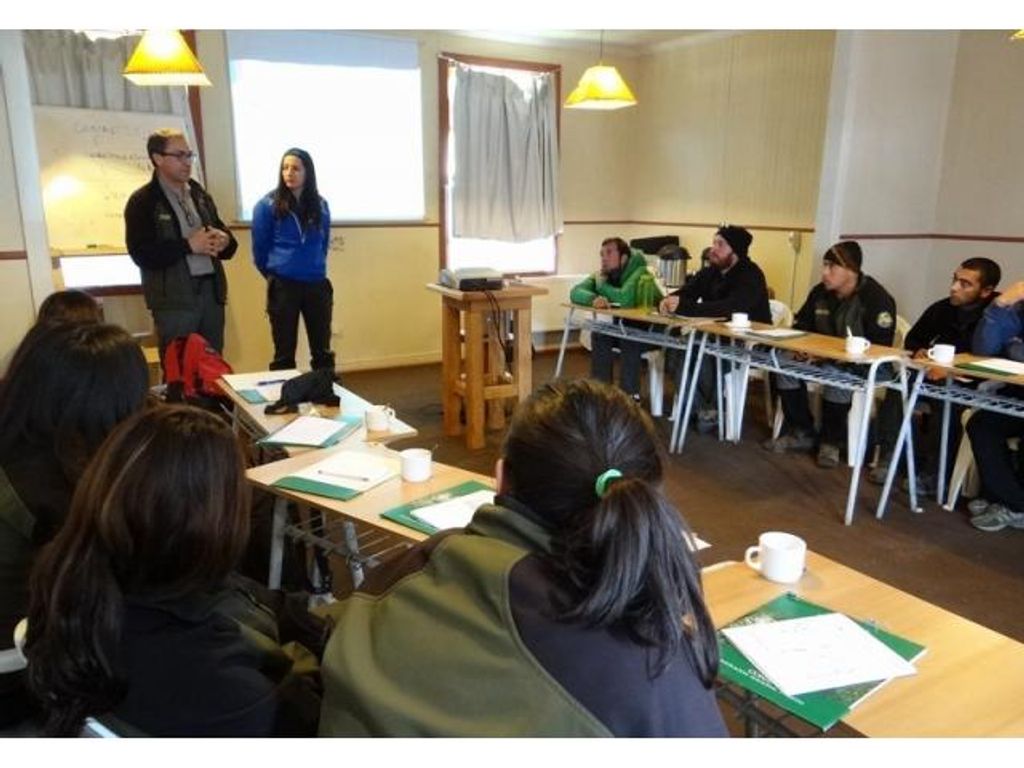 CONAF MAGALLANES IMPARTE CURSO MULTIDISCIPLINARIO A GUARDAPARQUES TRANSITORIOS DEL PARQUE NACIONAL TORRES DEL PAINE CONAF MAGALLANES IMPARTE CURSO MULTIDISCIPLINARIO A GUARDAPARQUES TRANSITORIOS DEL PARQUE NACIONAL TORRES DEL PAINE