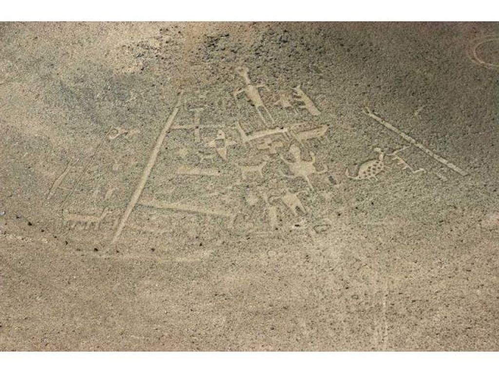 LOS GIGANTESCOS Y ENIGMÁTICOS GEOGLIFOS DEL NORTE DE CHILE
