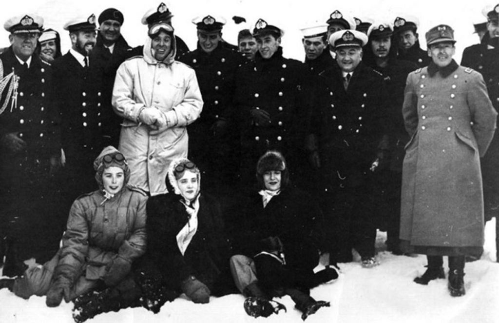 Presidente Gabriel Gonzalez Videla en visita a Base Antártica Arturo Prat Presidente Gabriel Gonzalez Videla en visita a Base Antártica Arturo Prat
